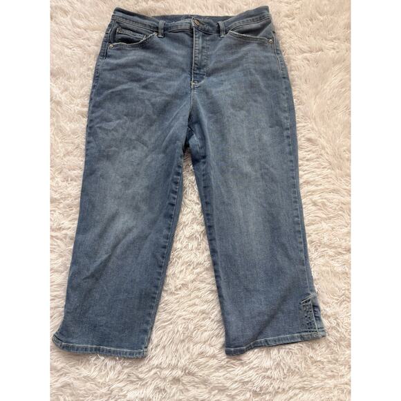 Gloria Vanderbilt “ All Around Slimming” Amanda Crop Sz. 10 Jeans . Cute, Comf - Picture 1 of 10
